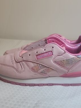 Reebok Kids Pink Metallic Accent Sneakers